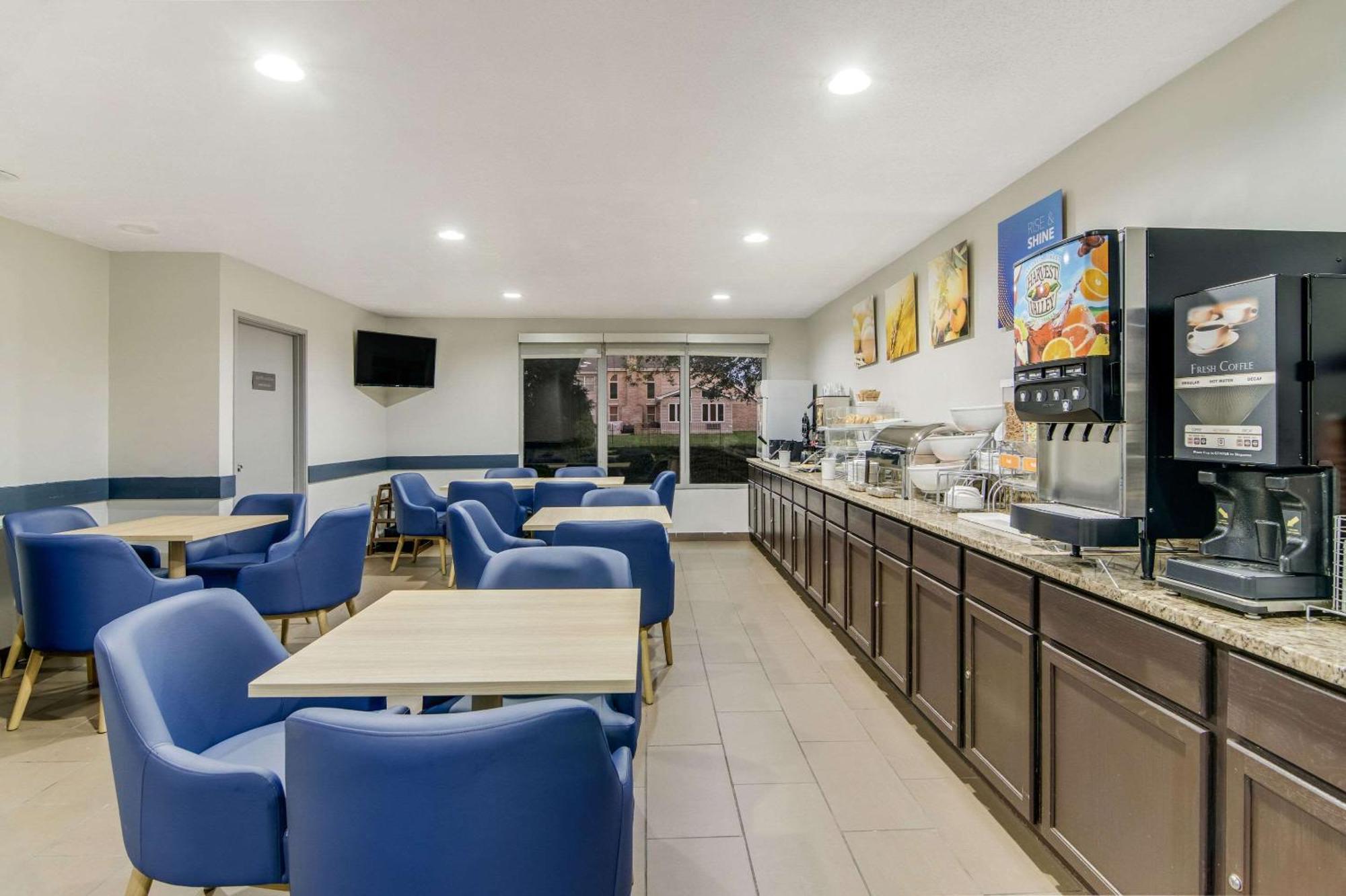 Comfort Suites Near I-80 And I-94 Lansing Buitenkant foto