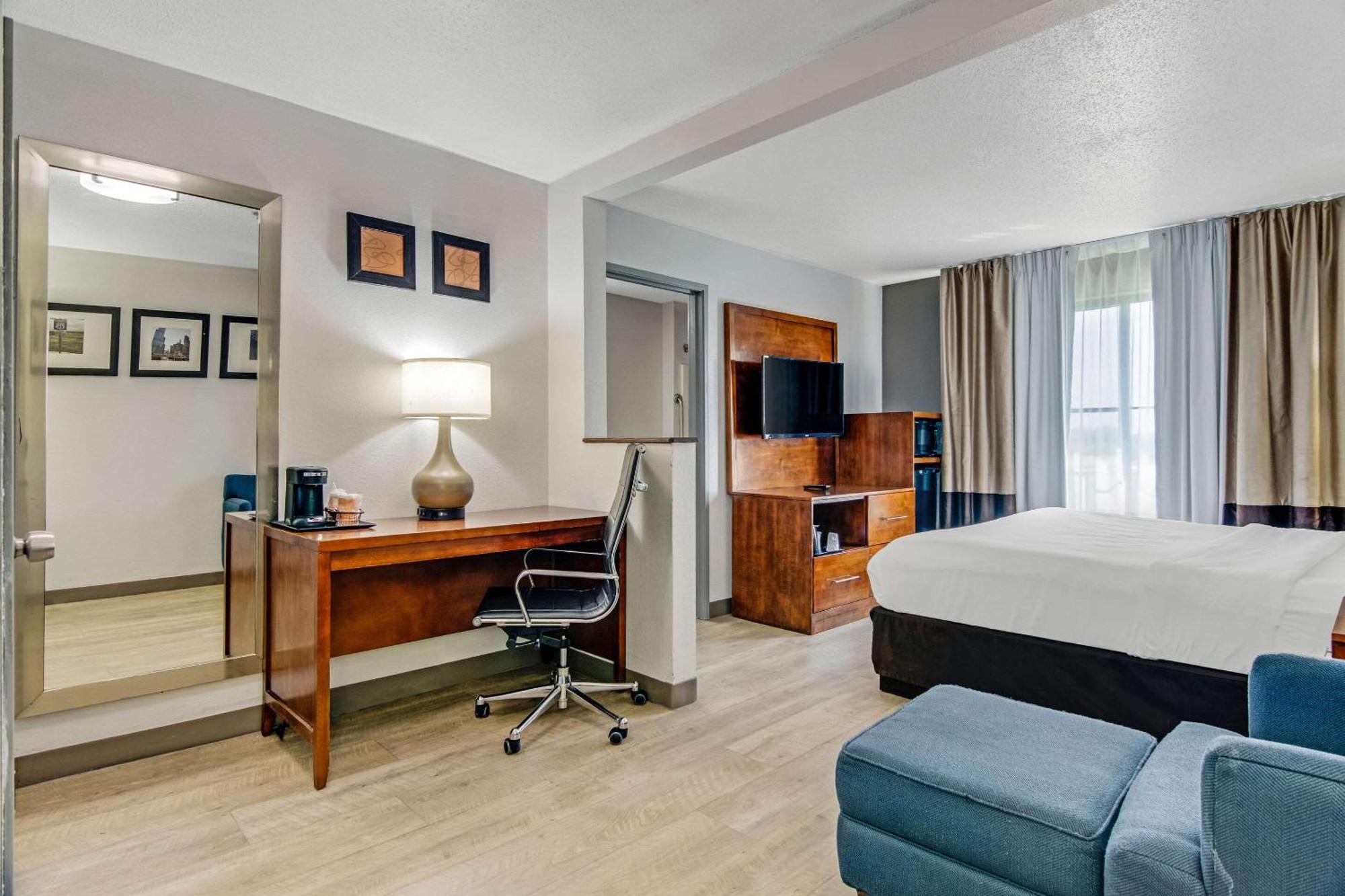 Comfort Suites Near I-80 And I-94 Lansing Buitenkant foto