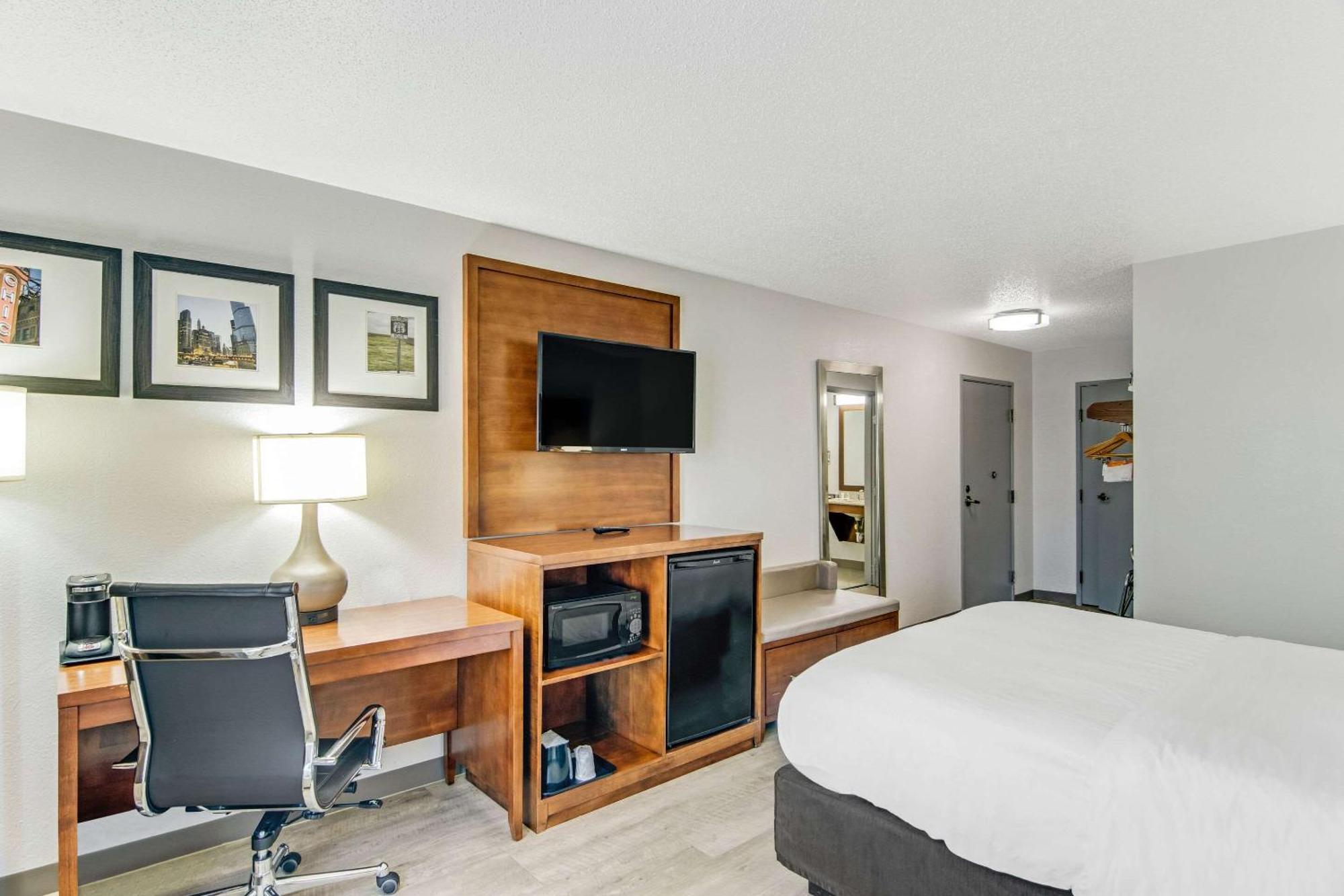 Comfort Suites Near I-80 And I-94 Lansing Buitenkant foto